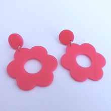Load image into Gallery viewer, Bright Pink Chunky Acrylic Flower Earrings
