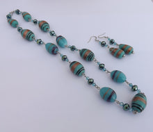 Load image into Gallery viewer, Handmade Blue &amp; Gold Chain Link Lamp Work Glass Bead Necklace &amp; Earrings
