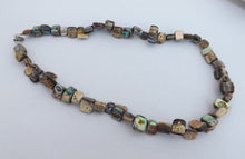 Load image into Gallery viewer, Paua Shell Bead Necklace
