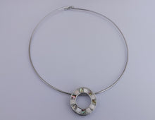 Load image into Gallery viewer, Paua and Mother of Pearl Round Choker Necklace
