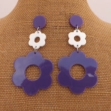 Load image into Gallery viewer, Purple &amp; White Chunky Daisy Flower Acrylic Drop Earrings

