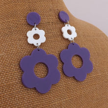 Load image into Gallery viewer, Purple &amp; White Chunky Daisy Flower Acrylic Drop Earrings
