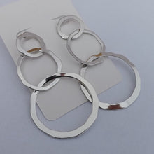 Load image into Gallery viewer, Silver Tone Round Chain Link Drop Earrings
