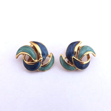 Load image into Gallery viewer, Vintage Blue and Gold Tone Clip on Earrings
