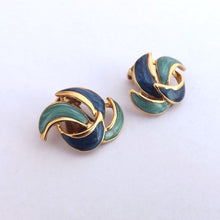 Load image into Gallery viewer, Vintage Blue and Gold Tone Clip on Earrings
