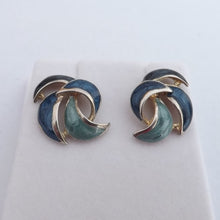 Load image into Gallery viewer, Vintage Blue and Silver Tone Clip on Earrings
