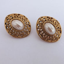 Load image into Gallery viewer, Vintage Faux Pearl &amp; Gold Tone Pendant/Brooch &amp; Earrings
