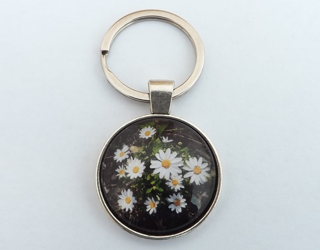 White Daisy Flowers on Black Silver Tone Dome Key Ring