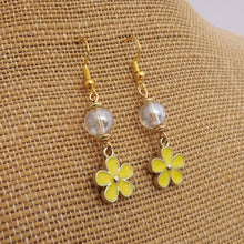 Load image into Gallery viewer, Yellow, Gold &amp; Clear Floral Charm &amp; Bead Drop Earrings
