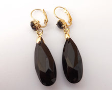 Load image into Gallery viewer, Black &amp; Gold Tone  Faceted Teardrop Earrings with Lever Back Hook
