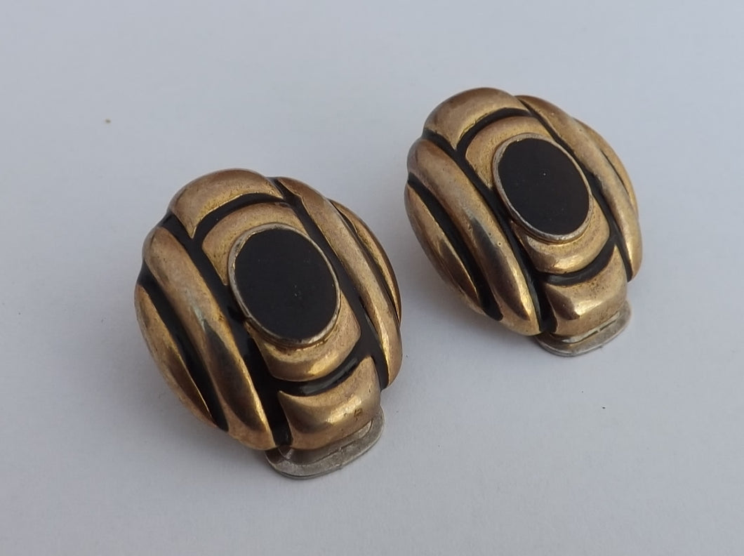 Black & Gold Tone Vintage Clip On Earrings