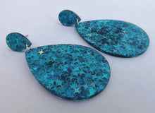 Load image into Gallery viewer, Blue Glitter &amp; Clear Acrylic Earrings
