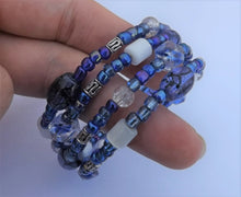 Load image into Gallery viewer, Blue Lustre &amp; White Memory Wire Bead Bracelet
