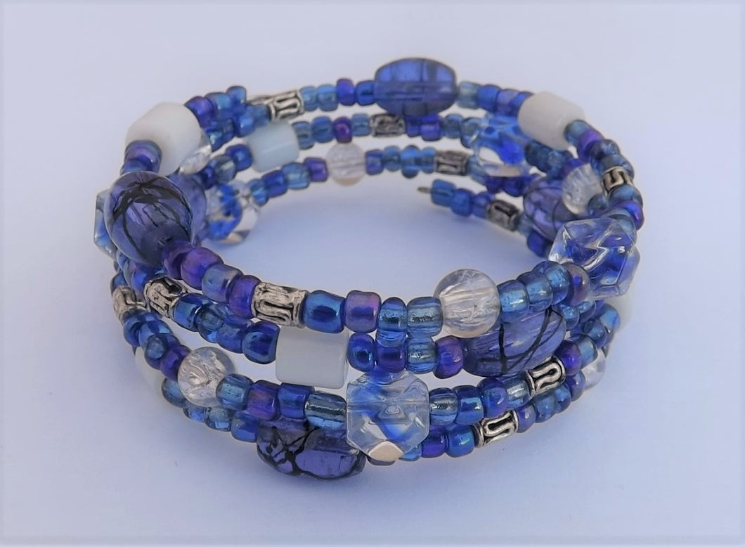 Blue Lustre & White Memory Wire Bead Bracelet