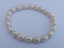 Load image into Gallery viewer, Creamy White Elastic Freshwater Pearl Bead Bracelet
