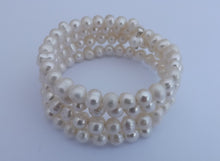 Load image into Gallery viewer, Creamy White Freshwater Pearl Memory Wire Bracelet
