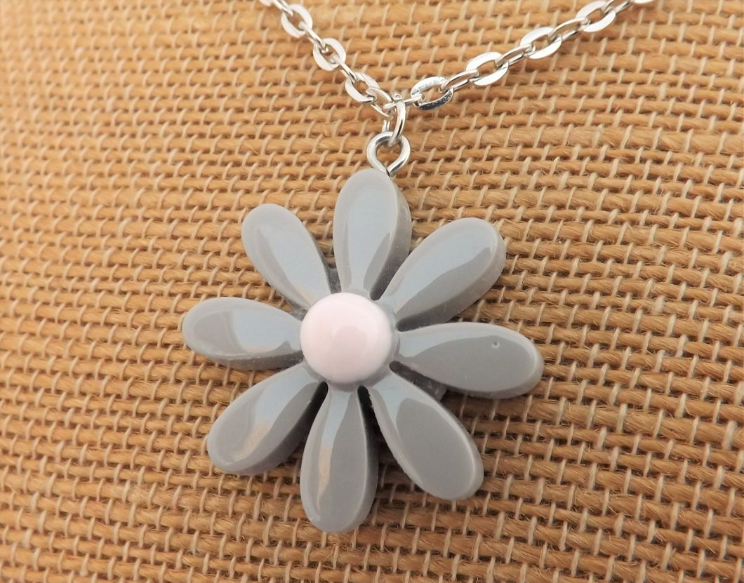 Daisy Pendant Necklace Grey & Light Pink