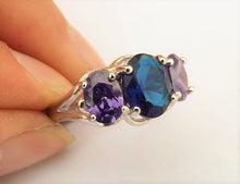 Load image into Gallery viewer, Dark Blue &amp; Purple Silver Tone Costume Ring (size 6)
