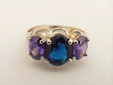 Load image into Gallery viewer, Dark Blue &amp; Purple Silver Tone Costume Ring (size 6)
