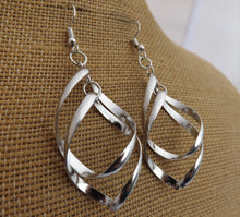 Load image into Gallery viewer, Dark Silver Tone Twist Drop Earrings
