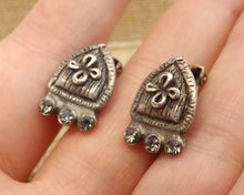 Load image into Gallery viewer, Diamante &amp; Silver Tone Vintage Clip On Earrings
