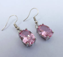 Load image into Gallery viewer, Faceted Pink Crystal Oval Earrings
