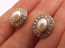 Load image into Gallery viewer, Faux Pearl Vintage Clip On Earrings
