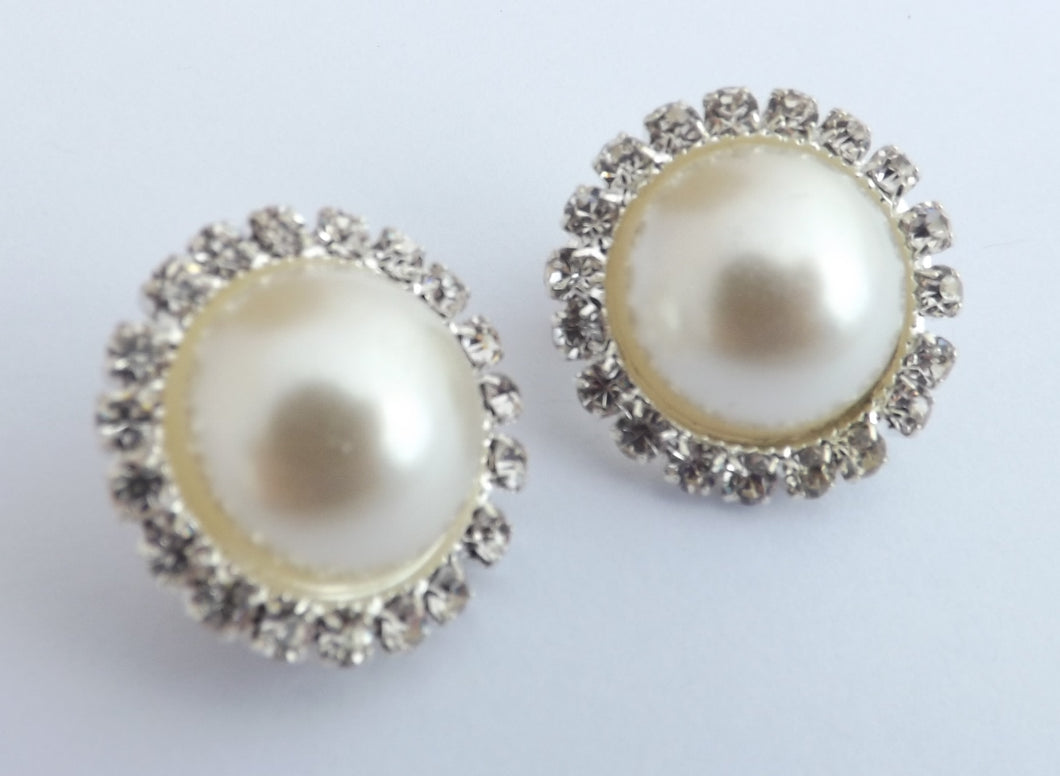 Faux Pearl & Faux Diamonds Clip on Earrings