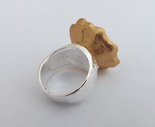 Load image into Gallery viewer, Faux Warm Grey Crushed Seashell Pearl, Gold &amp; Silver Tone Ring (size 8)
