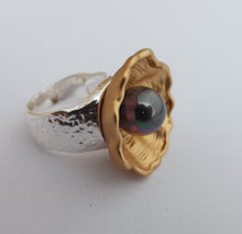 Load image into Gallery viewer, Faux Warm Grey Crushed Seashell Pearl, Gold &amp; Silver Tone Ring (size 8)
