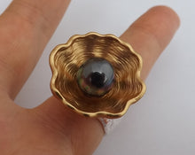 Load image into Gallery viewer, Faux Warm Grey Crushed Seashell Pearl, Gold &amp; Silver Tone Ring (size 8)
