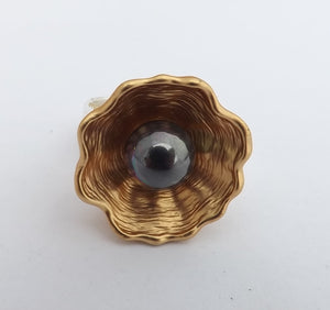 Faux Warm Grey Crushed Seashell Pearl, Gold & Silver Tone Ring (size 8)