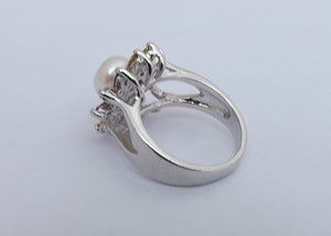 Freshwater Pearl and Coloured Bling Silver Tone Costume Ring (Size 7)