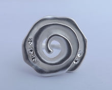 Load image into Gallery viewer, Frosted Silver Spiral Ring with Diamantes (size 8)
