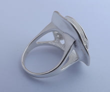 Load image into Gallery viewer, Frosted Silver Spiral Ring with Diamantes (size 8)
