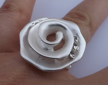 Load image into Gallery viewer, Frosted Silver Spiral Ring with Diamantes (size 8)
