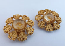 Load image into Gallery viewer, Gold Tone Vintage Clip on Earrings
