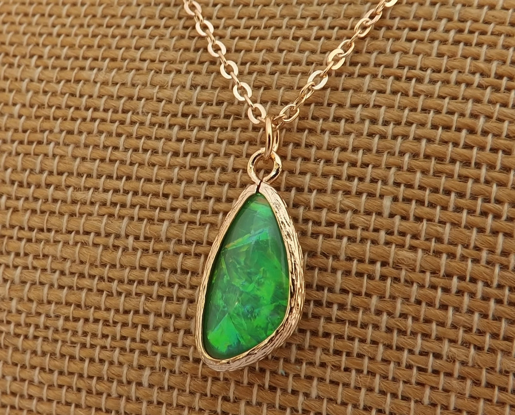 Green & Gold Tone Pendant Necklace