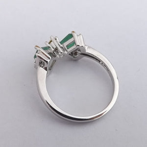Green & Silver Tone Costume Ring (size 8)