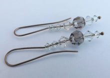 Load image into Gallery viewer, Grey &amp; Clear Bead Earrings
