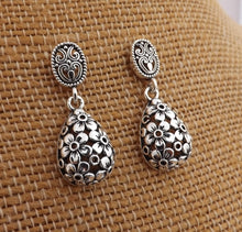 Load image into Gallery viewer, Hollowed Floral Silver Tone Earrings
