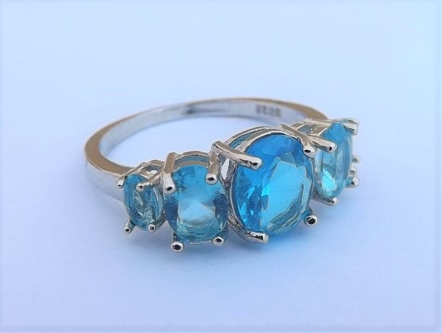 Light Blue & Silver Tone Costume Ring (size 10)
