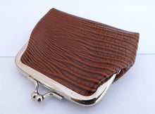Load image into Gallery viewer, Vintage Style Coin Purse (Multiple Colour Options)
