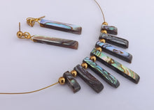 Load image into Gallery viewer, Paua &amp; Gold Tone Handmade Collar Necklace
