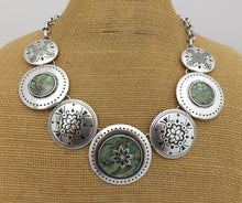 Load image into Gallery viewer, Paua &amp; Silver Tone Collar Necklace
