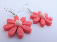 Load image into Gallery viewer, Pink Daisy Plastic Drop Earrings
