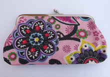 Load image into Gallery viewer, Wide Floral Vintage Style Coin Purse
