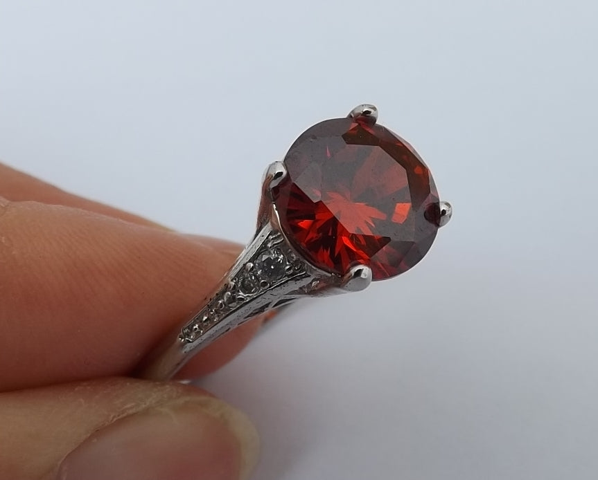 Red & Silver Tone Costume Ring (size 11)