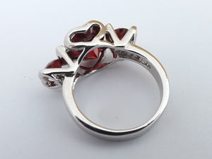 Red & Silver Tone Costume Ring (size 7)