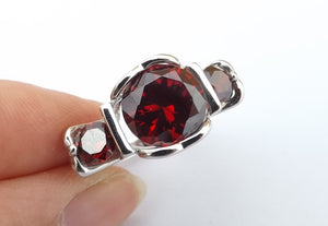 Red & Silver Tone Costume Ring (size 7)